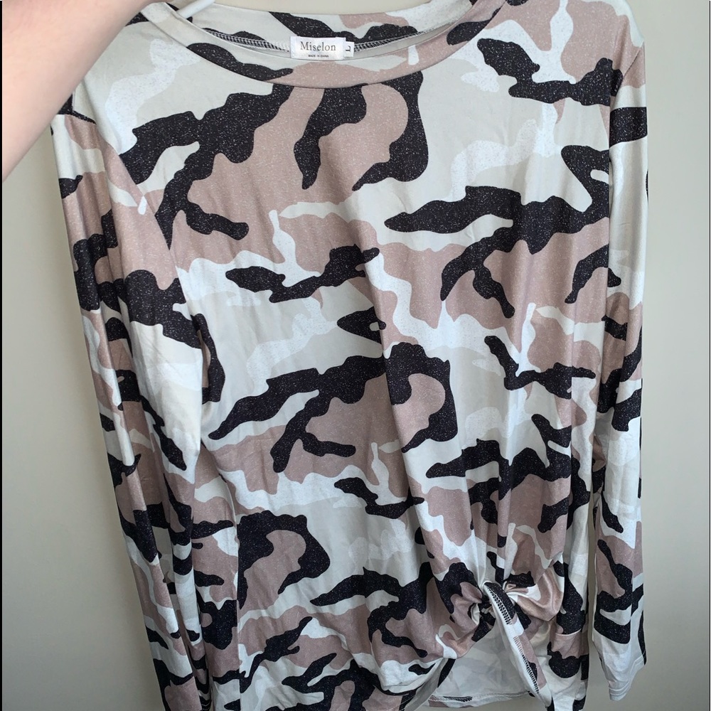 Long sleeve camo pull shirt